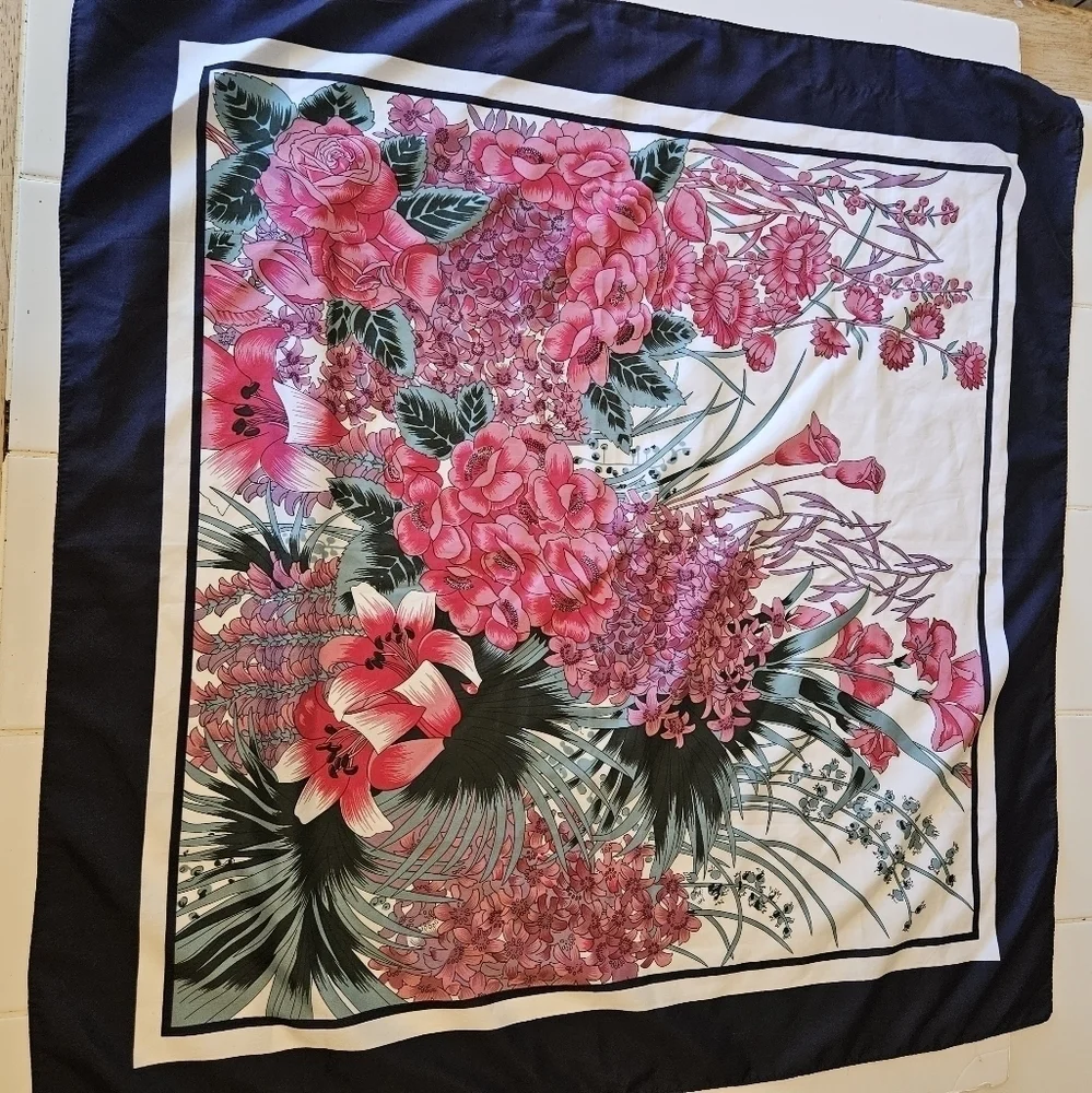 Overseas Advantage INC 100% polyester Blue& pink flowers 27